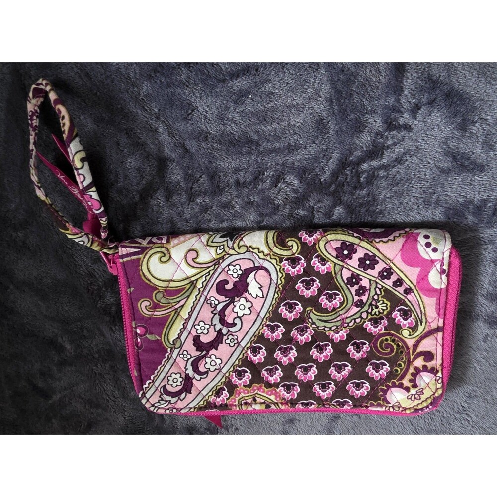 PRETTY Vera Bradley Women's Very Berry Paisley Pink Zip-Around WALLET VguC